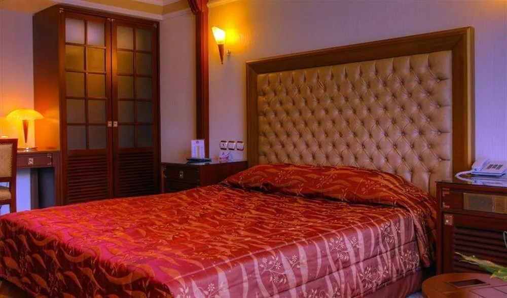 Karaca Hotel Izmir 4*,